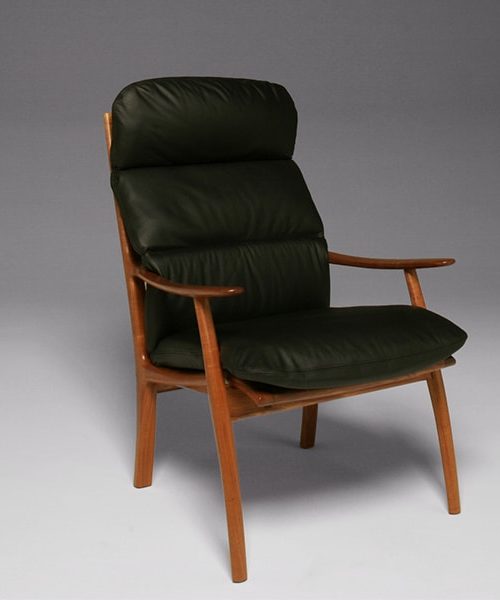 Werriwa Single Lounge Chair in Blackwood.