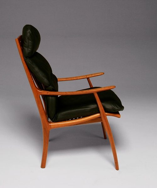 Werriwa Single Lounge Chair in Blackwood.
