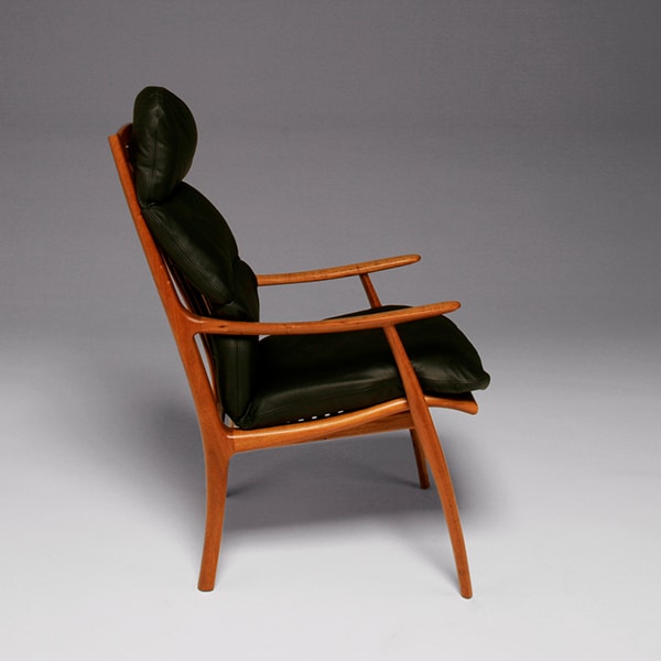 Werriwa Single Lounge Chair in Blackwood.