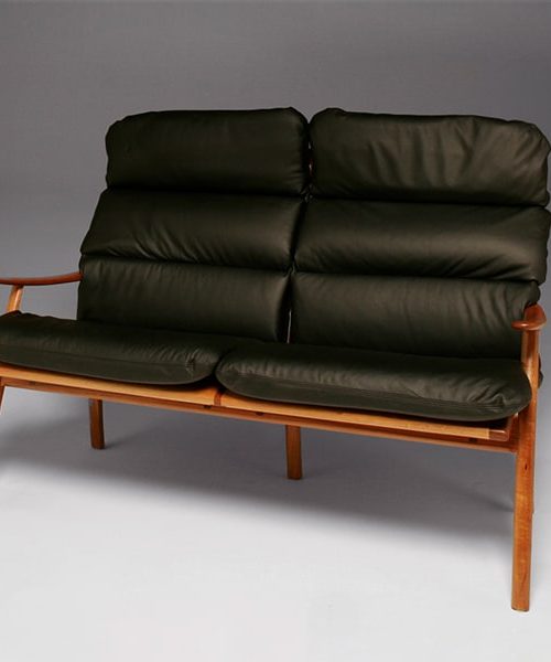 Werriwa double lounge chair in blackwood